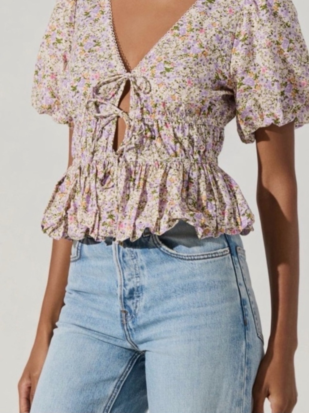 Astr Lavender Floral Tie-Front Puff Sleeve Blouse